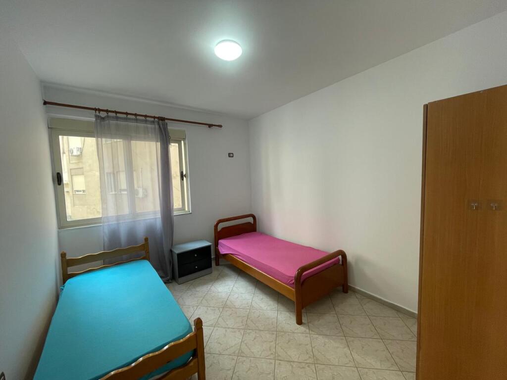 Apartament 3+1 me qira në Fresk