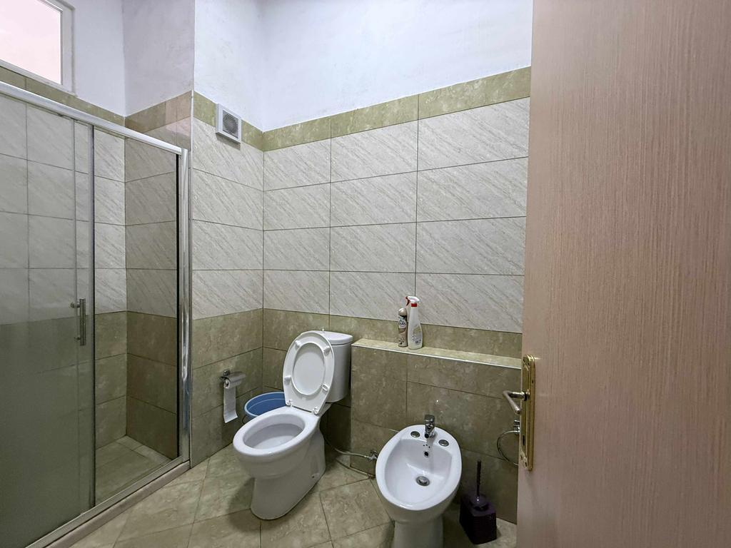 FRESKU, VENDIAMO APPARTAMENTO 2+1+2+ CORTILE