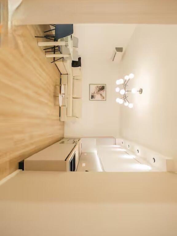 For Rent 2+1 Apartment at Wilson Square!(TERRA123014)