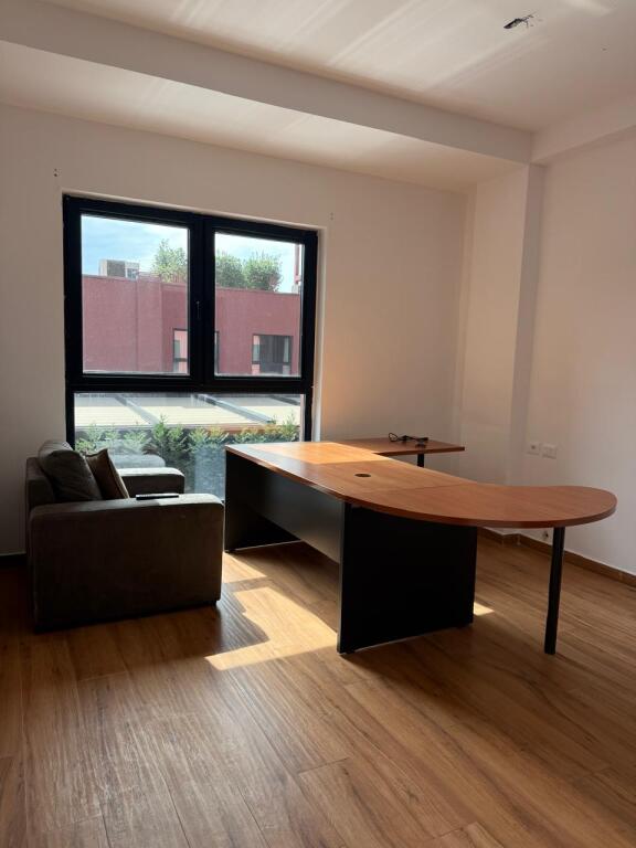 Si affittano 2 duplex per uffici presso Tirana Garden Building.