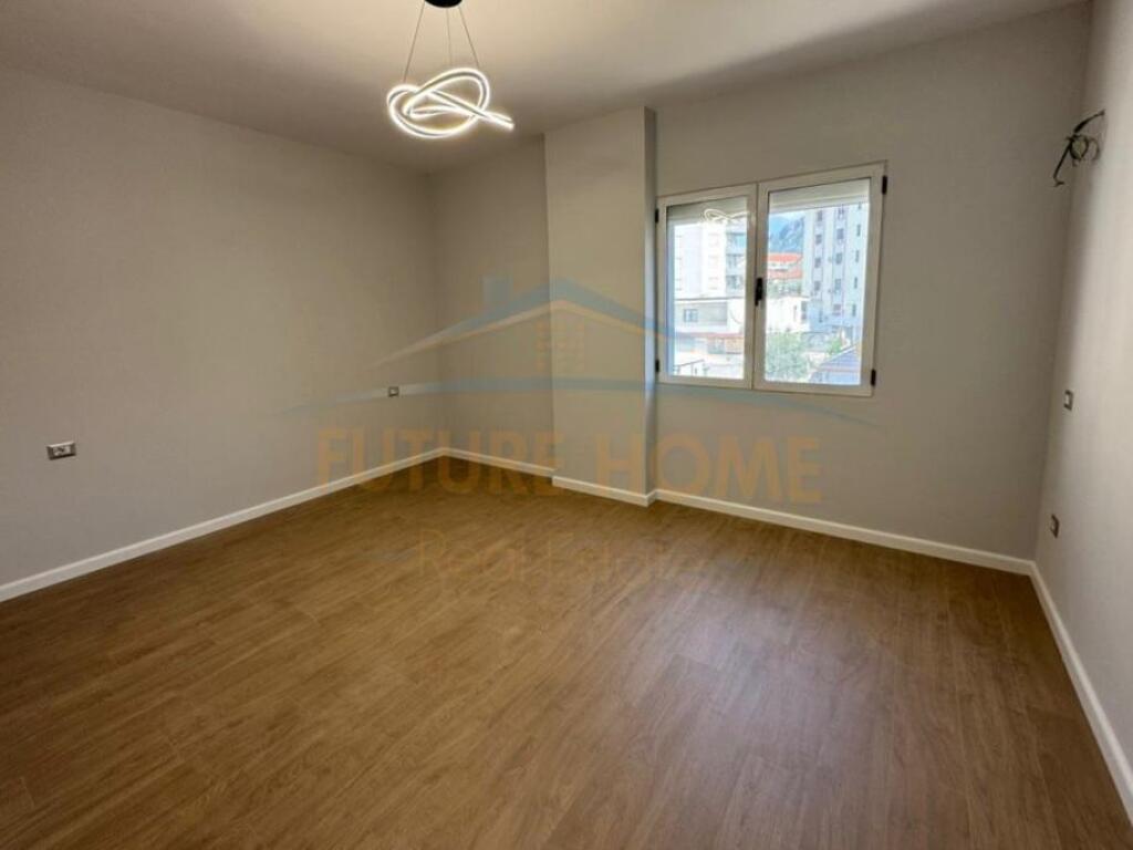PREZZO RIBASSATO!  Appartamento 2+1 in vendita nella zona di Fresku, Via Shefqet Kuka, Tirana.