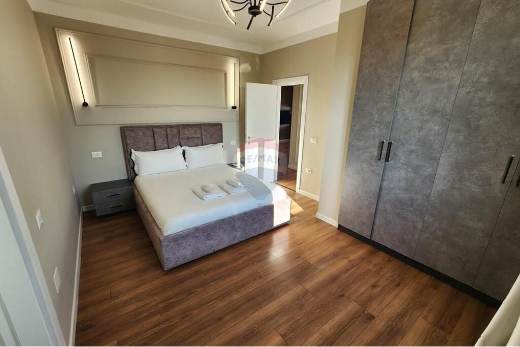 Shitet apartament 2+1 tek Stadiumi Dinamo!