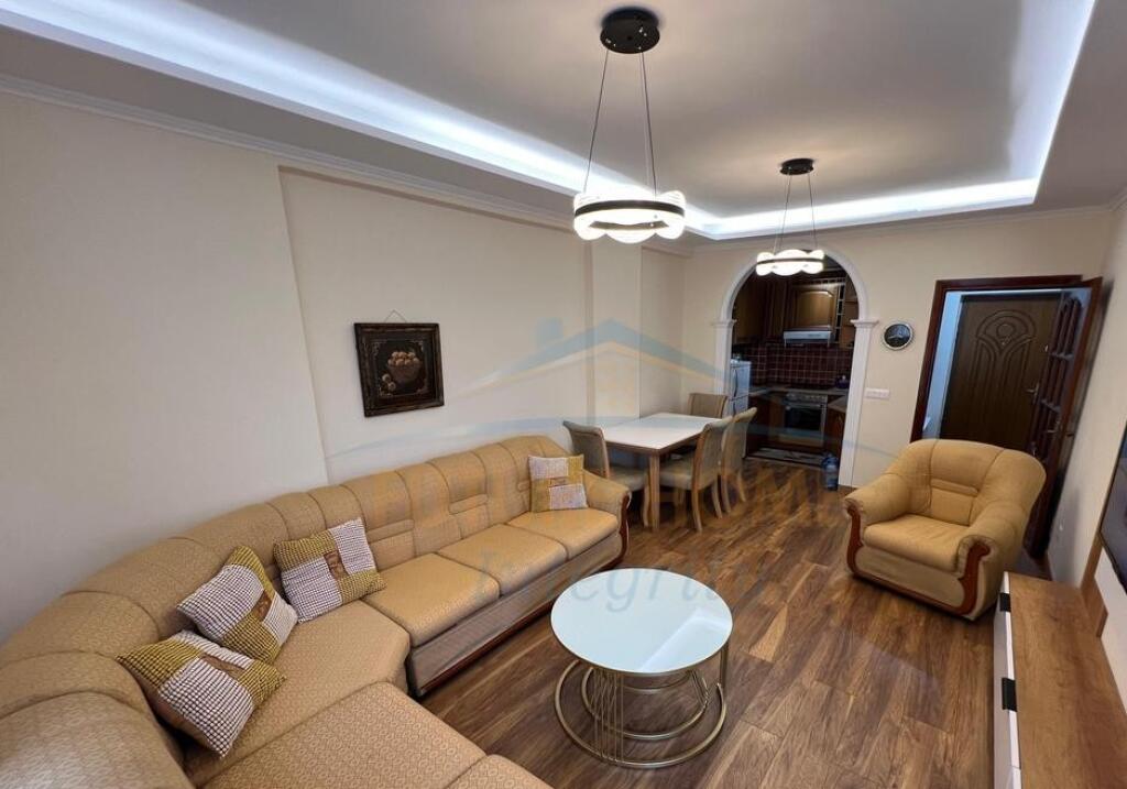 SHITET APARTAMENT 1+1 PAZARI I RI