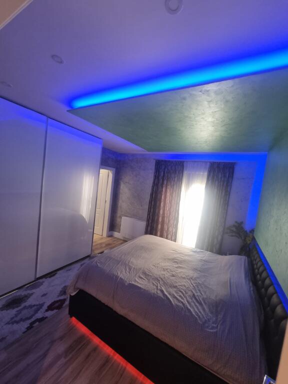 ASTIR, APARTAMENT LUKSOZ 2+1+2 + POST PARKIMI ME QIRA NË "GREEN CITY" REZIDENCË – PREMIUM!