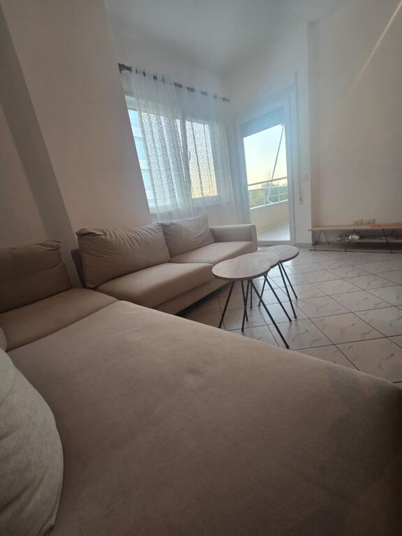 APARTAMENT 2+1 ME QERA SHKEMBI I KAVAJES