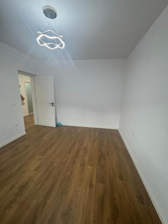 We rent an empty 2+1+2 apartment for offices at Myslym Shyri