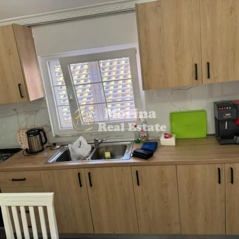 Qera, Apartament 2+1, te Rruga Siri Kodra, 500 euro/muaj