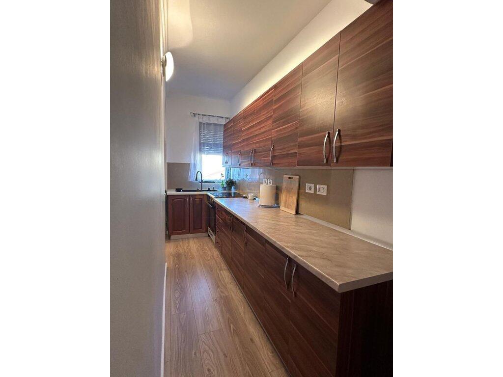 In vendita, Appartamento 1+1 Myslym Shyri, Tirana.