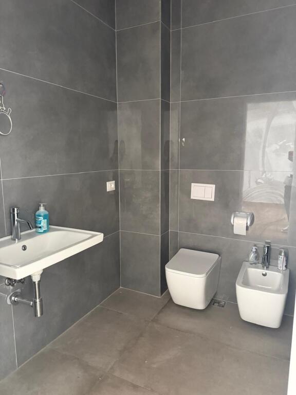 Si affittano 2 duplex per uffici presso Tirana Garden Building.