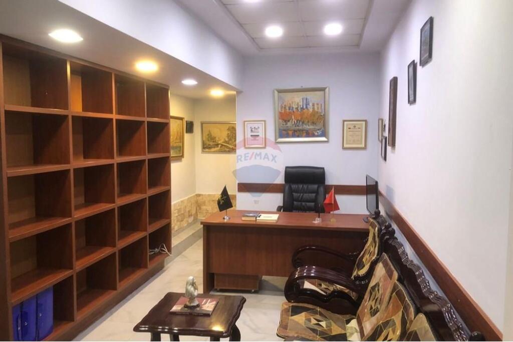 Zyrë - Për Qira - Rruga e Kavajës, Tiranë