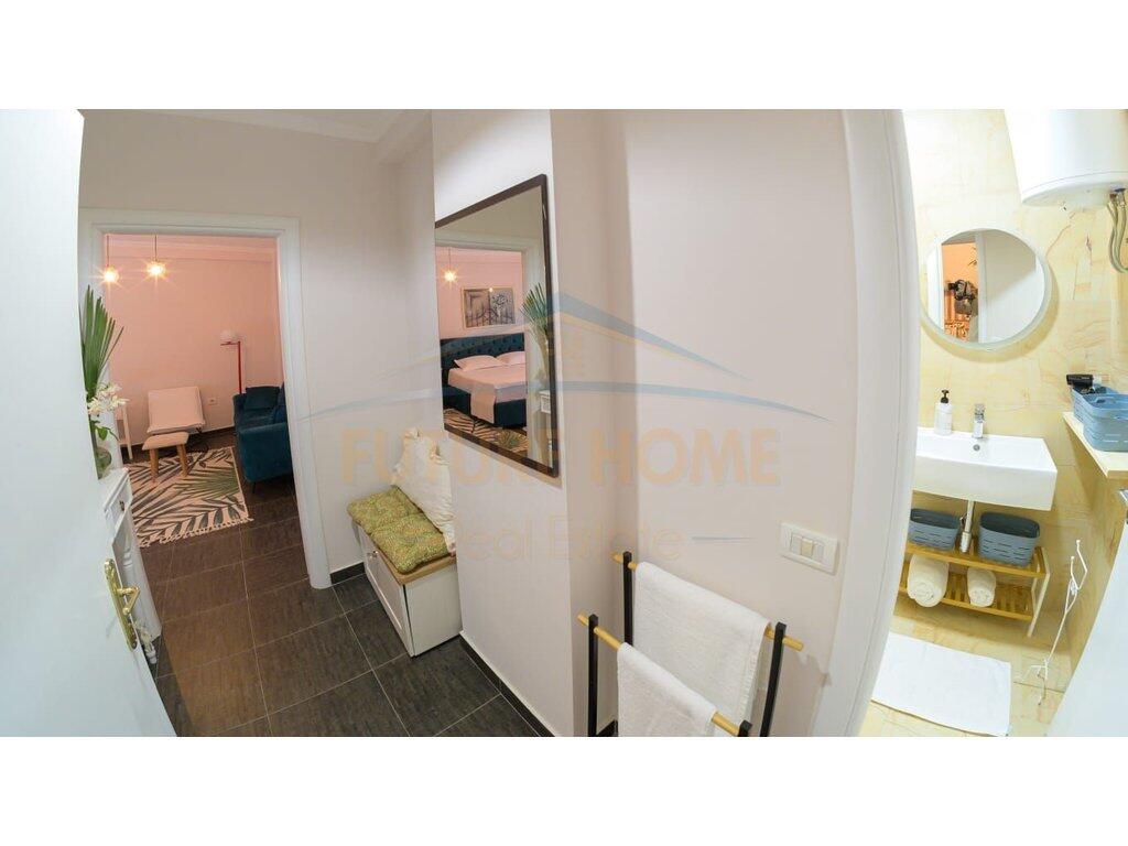 Qira, Apartament 2+1+2, Rruga e Barrikadave, Tiranë. 
