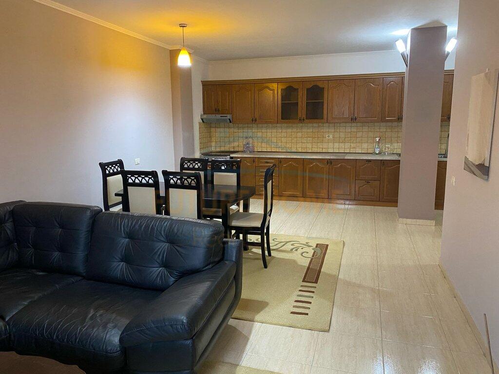 Apartament 2+1, Stacioni i Trenit me qera, Tirane.