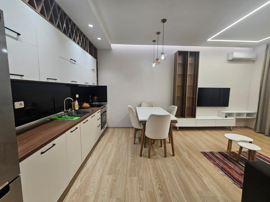 Apartament me Qira 2+1 – Liqeni i Thatë