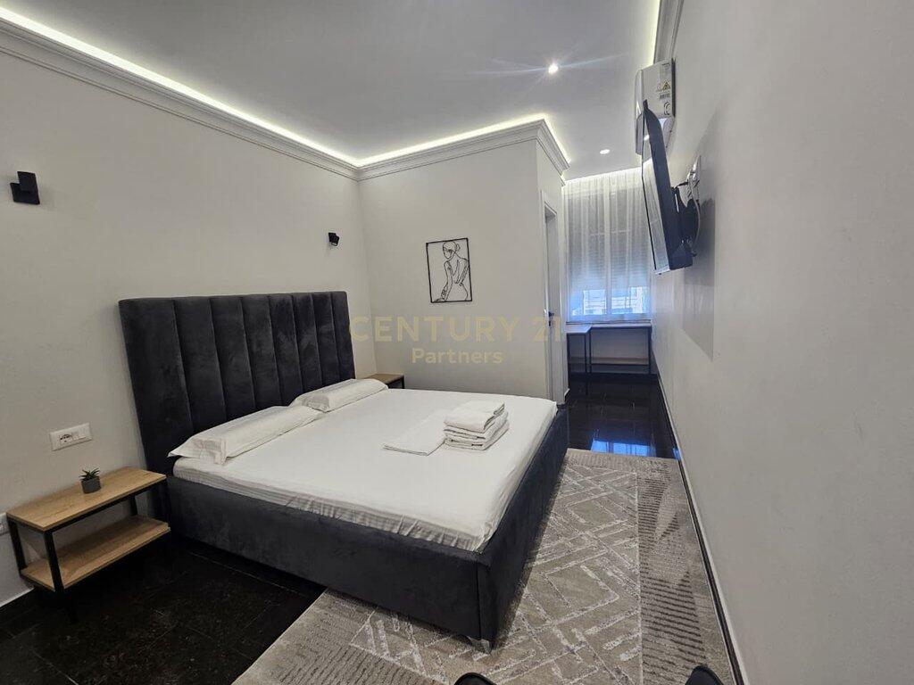 Apartament 2+1 me 3 banjo, kuzhinë të veçantë – Shumë afër qendrës, Rruga Siri Kodra! 1,000 € /muaj