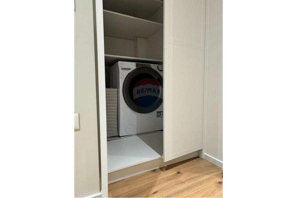 Apartment 2+1 for rent at Myslym Shyri!