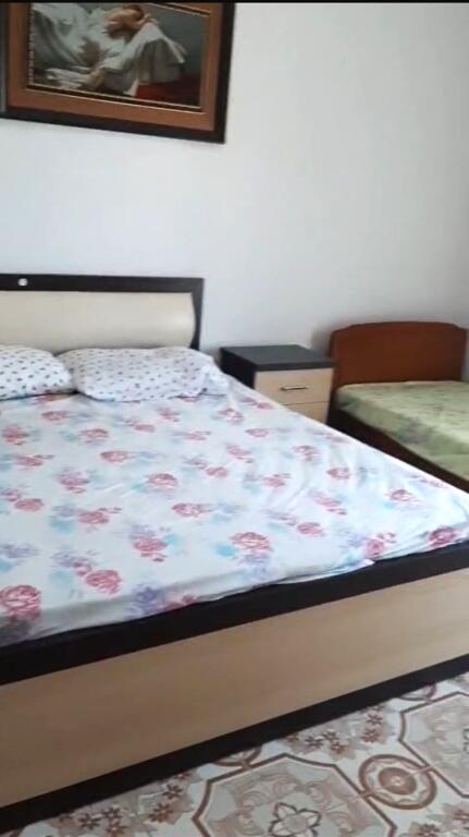 🏠Ne zonen e Siri Kodres,Rr.Gjon Mili jepet me qera kati i II-te i nje vile,1+1,i mobiluar 40,000Leke