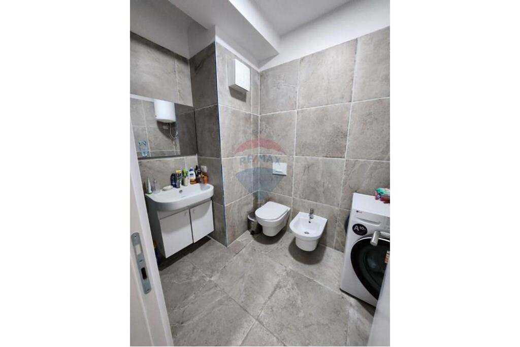 Shitet Apartament 2+1 UNIVERS CITY !