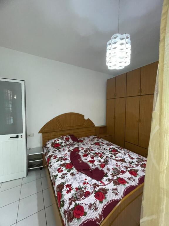 Jepet apartament 1+1 me qira ne Spitalle