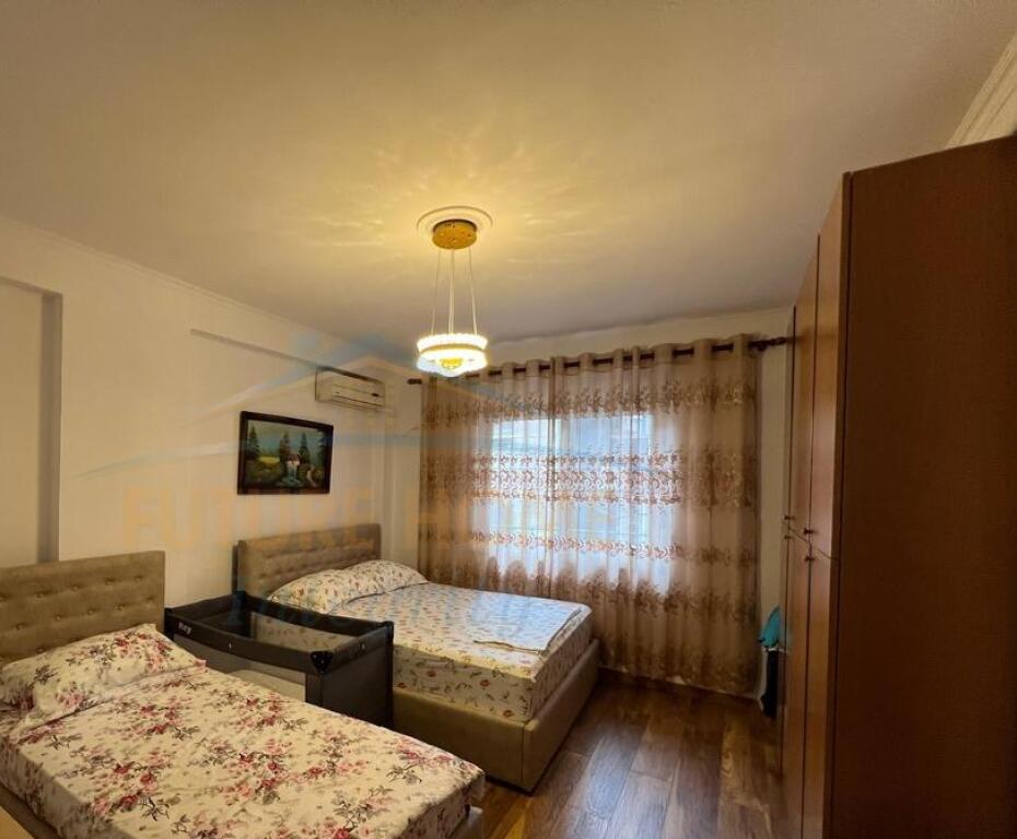 SHITET APARTAMENT 1+1 PAZARI I RI