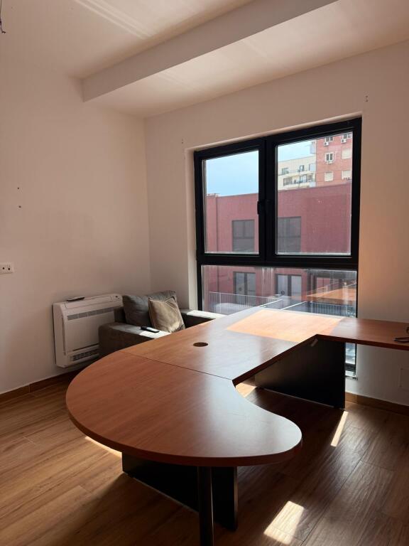 Si affittano 2 duplex per uffici presso Tirana Garden Building.