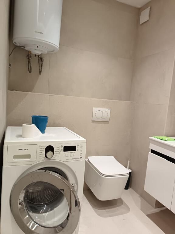 Apartament me Qira 1+1 – Intesa, pranë Laprakës & Sheshit Shqiponja