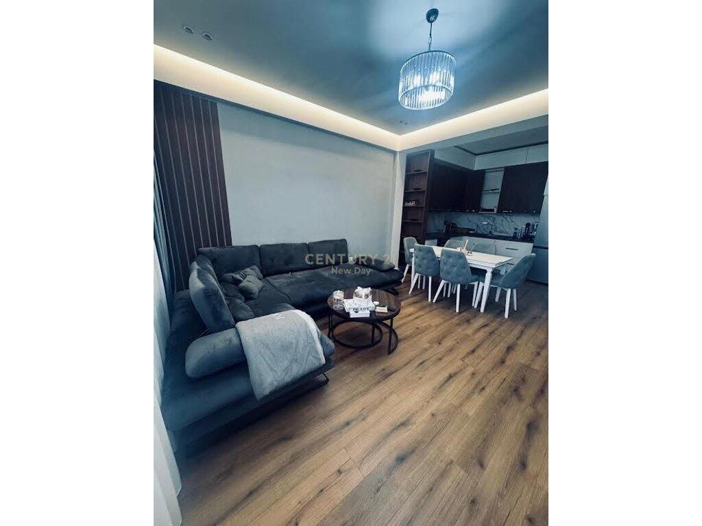Opportunità. Appartamento 3+1+Posto auto presso il residence Kodra Diellit 2