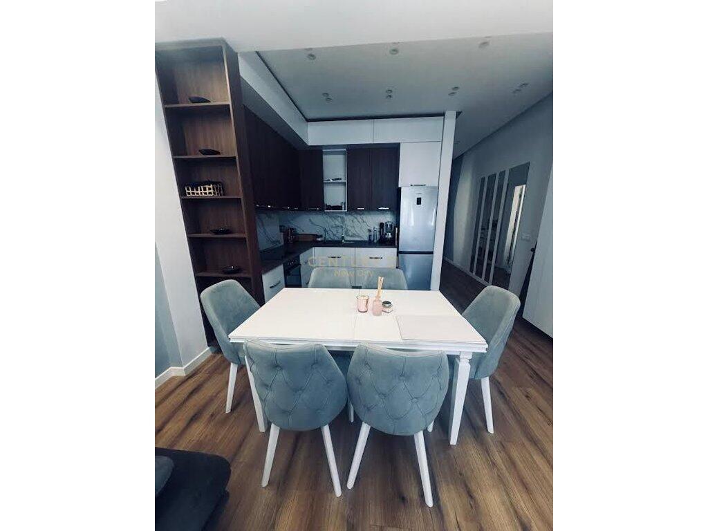 Opportunità. Appartamento 3+1+Posto auto presso il residence Kodra Diellit 2