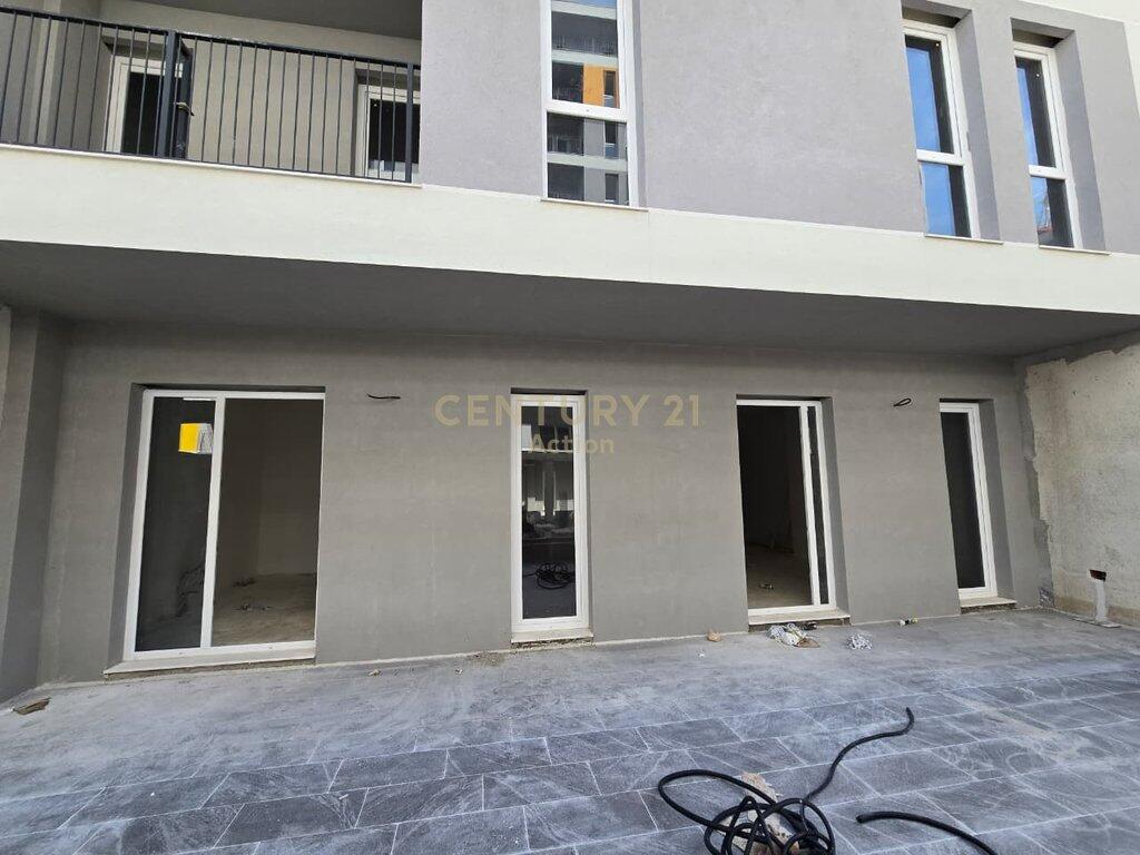 Apartament 2+1 në shitje te Qendra Tregtare QTU -Univers City, Tiranë
