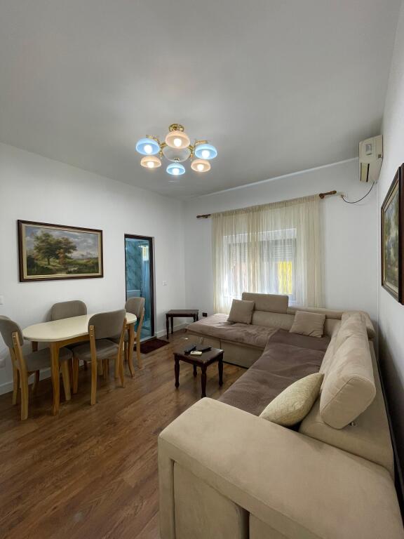APARTAMENT ME QERA 2+1 MINE PEZA 70.000 LEKE