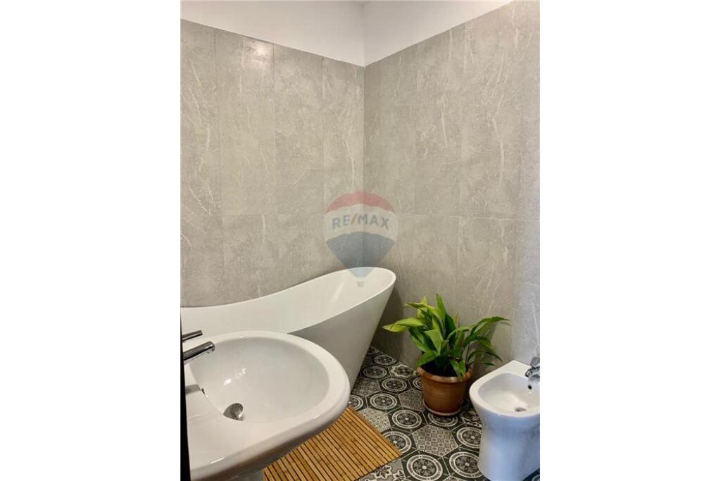 SUPER APARTAMENT 2+1+ PARKIM PER QIRA TEK LIQENI..