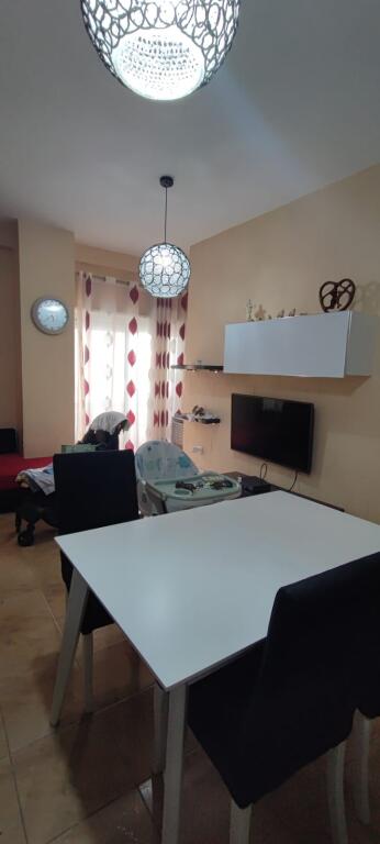 Apartament me Qira 1+1 në Fresk.
