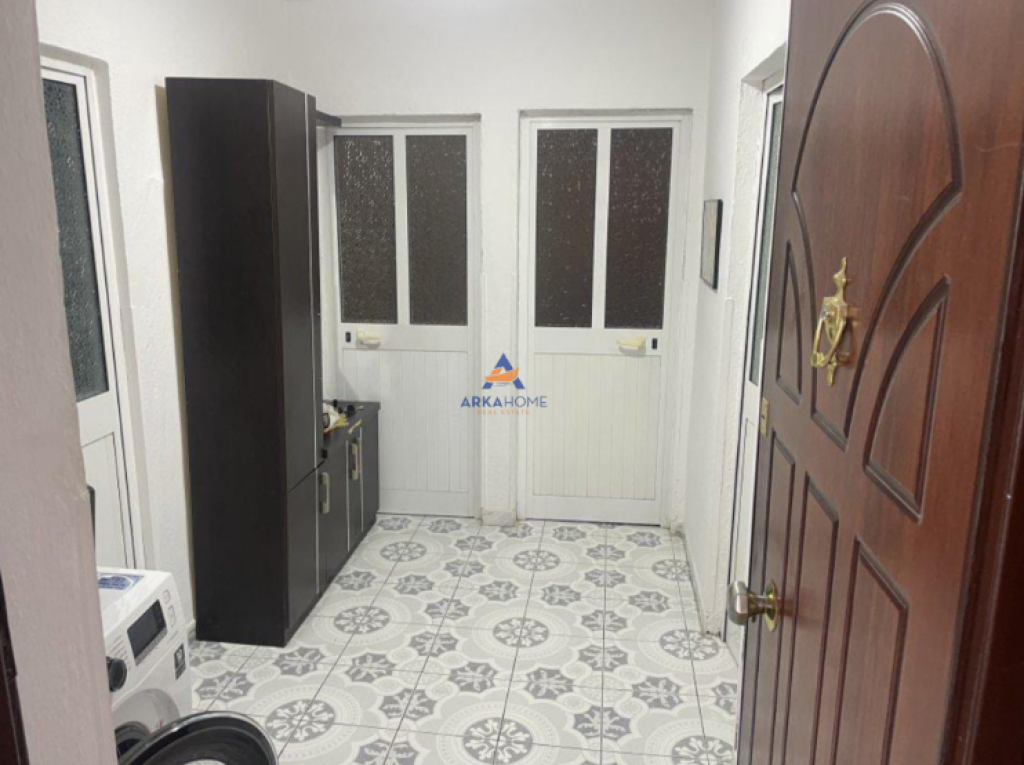 SHITET APARTAMENT 2+1+BALLKON " RRUGA RAMAZAN ZAKJA, XHAMLLIK" 130.000 EURO.