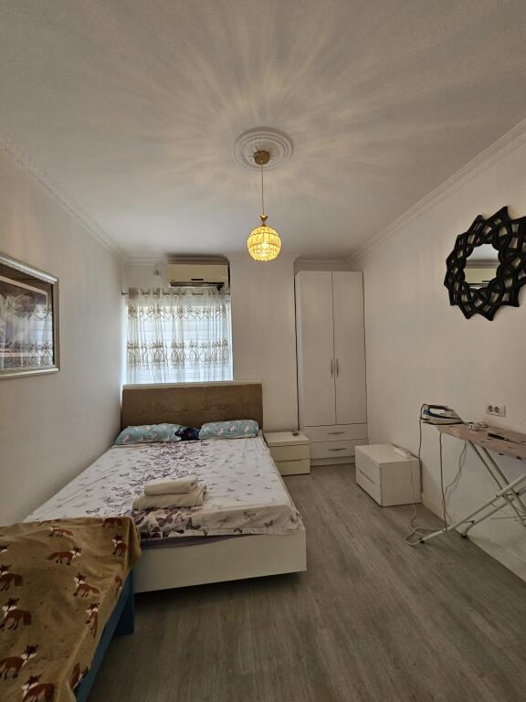 JEPET 2+1 ME QERA CASA ITALIA!