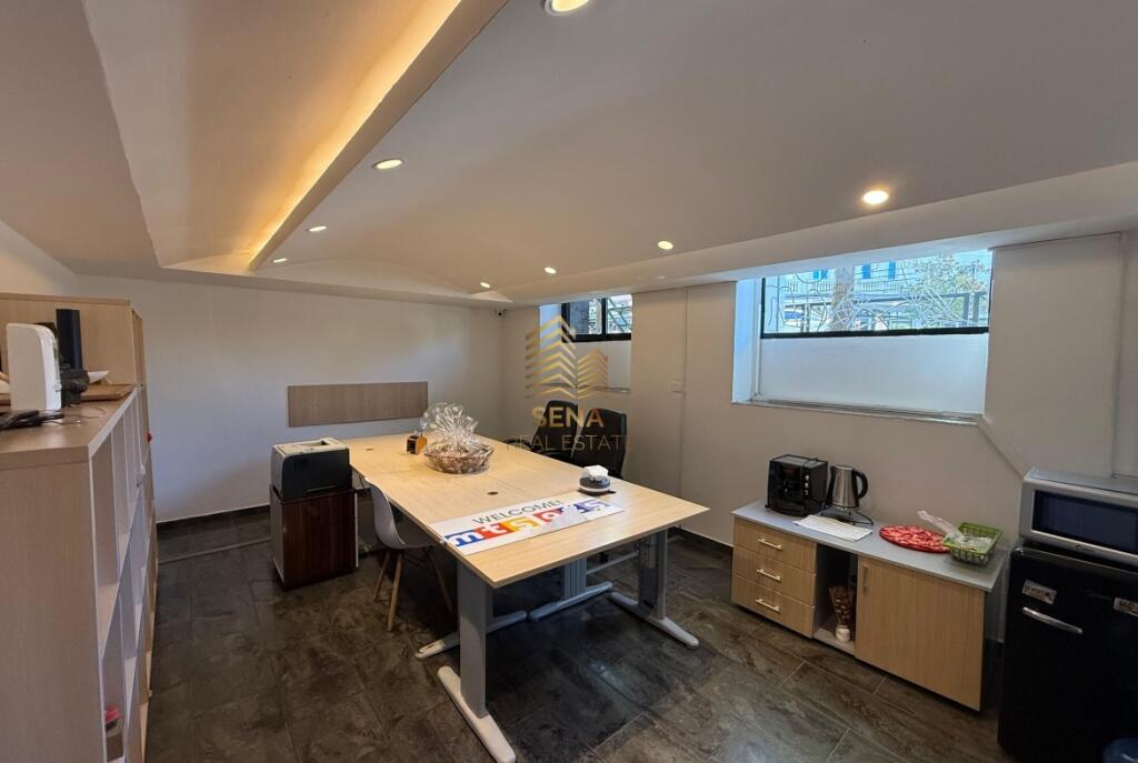 Rent, Business Premises, Durres Street – opposite Hotel Colosseo, 900 Euro/Month