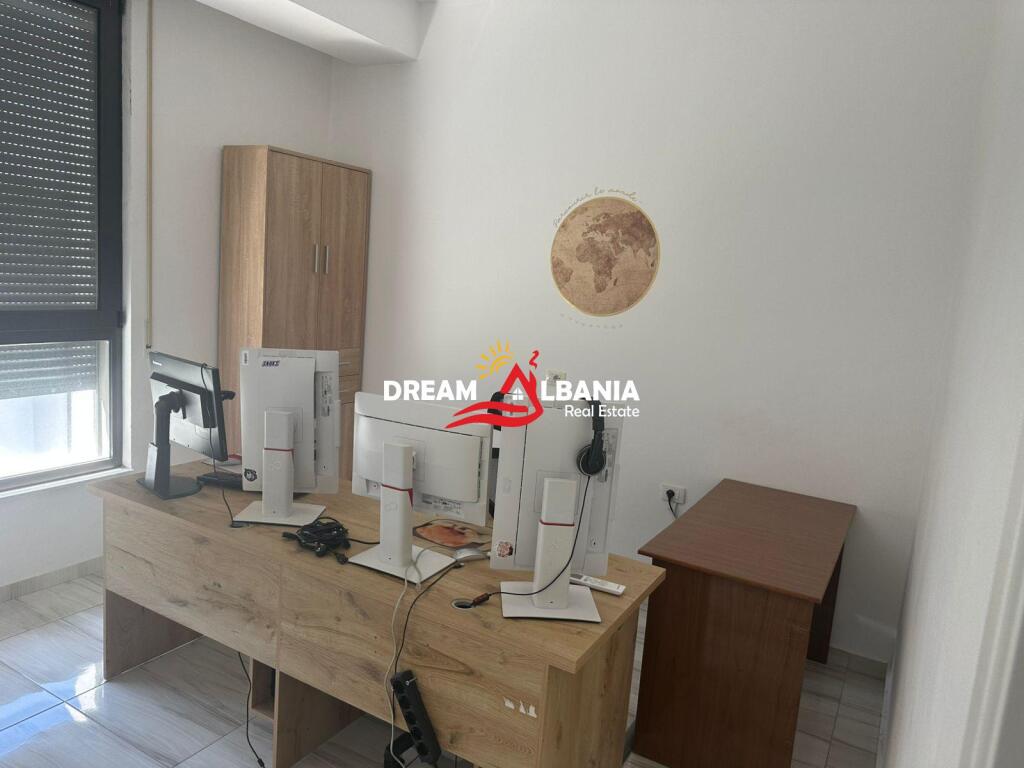 Ambjent 2+1 bosh per qera prane Fushes Sportit ne Ali Dem, Tirane (ID 42611351)