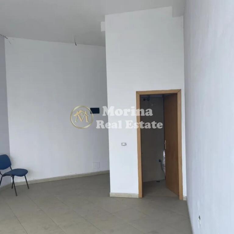 Qera, Ambient Biznesi, te Rruga Dritan Hoxha, 750 euro/muaj
