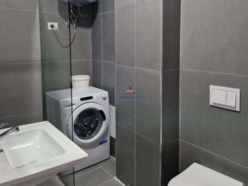 JEPET APARTAMENT ME QERA 1+1+BALLKON "REZIDENCA TIRANA TRIO TOWERS, DON BOSKO" 650 EURO.