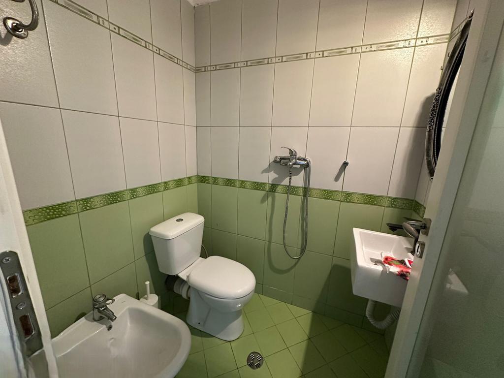 PRANE RRUGES SE KOSOVAREVE JAPIM ME QIRA APARTAMENT 2+1+2 ,700 € /Muaj