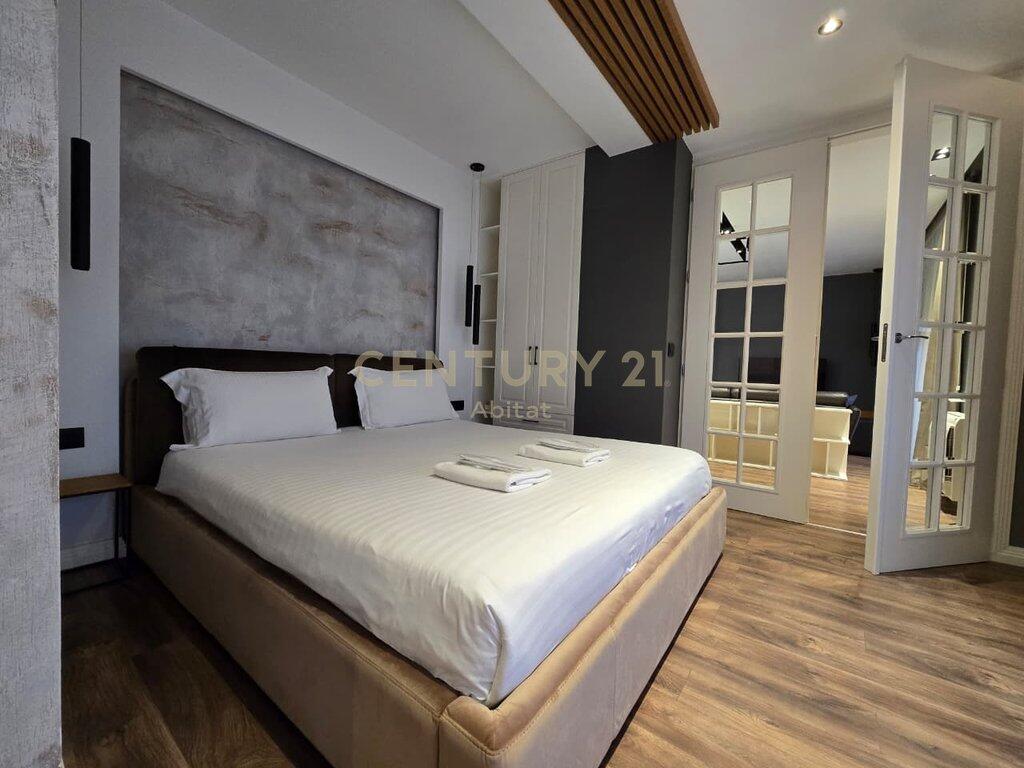 Apartment 2+1 with veranda and parking space in the center of Tirana