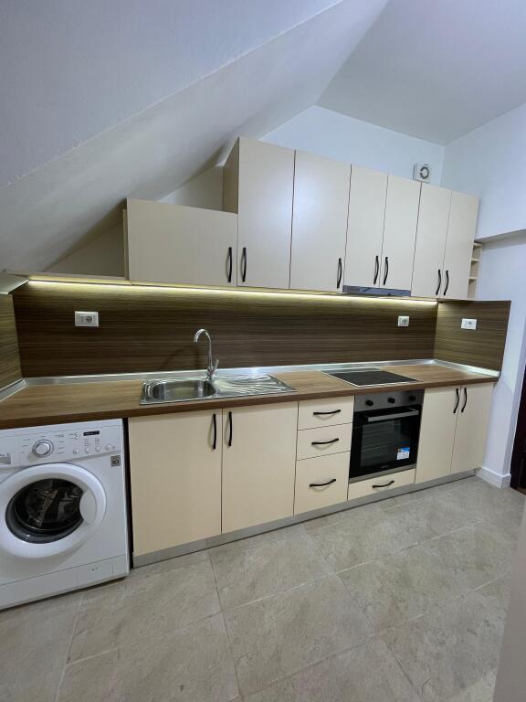 APARTAMENT ME QERA 2+1 MINE PEZA 70.000 LEKE