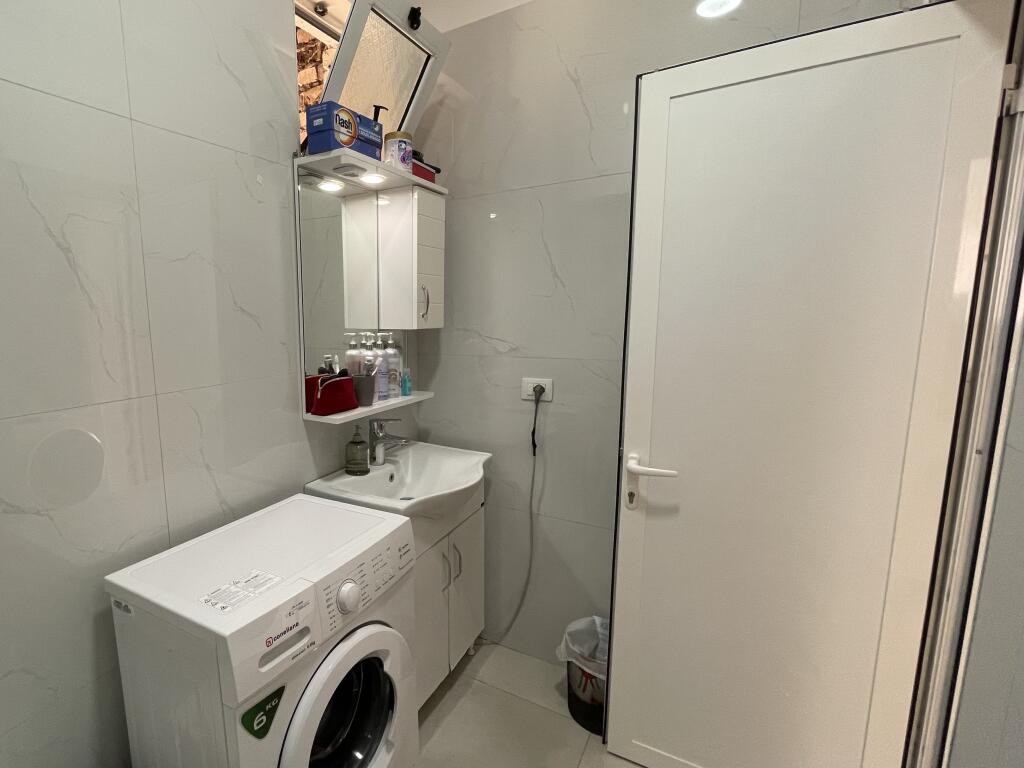 Japim me qira apartament 1+1 ne Bllok te Garda