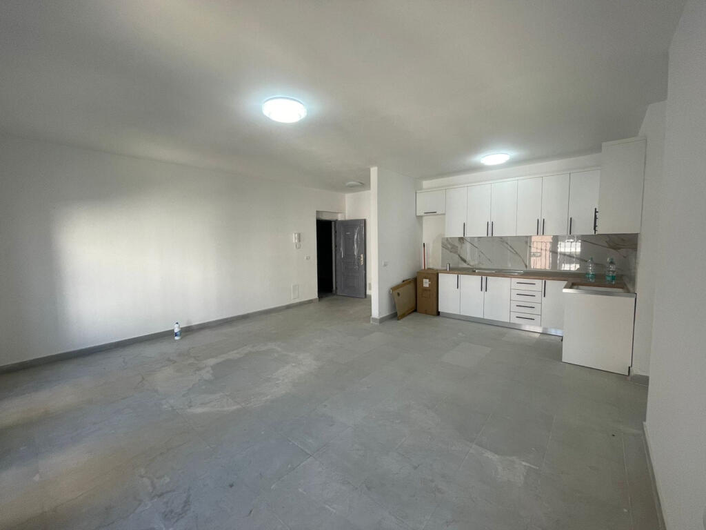 Appartamento in Affitto 3+1 a 5 Maji ( ID B230173) Tirane​