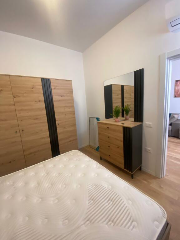 Jepet Apartament me qera