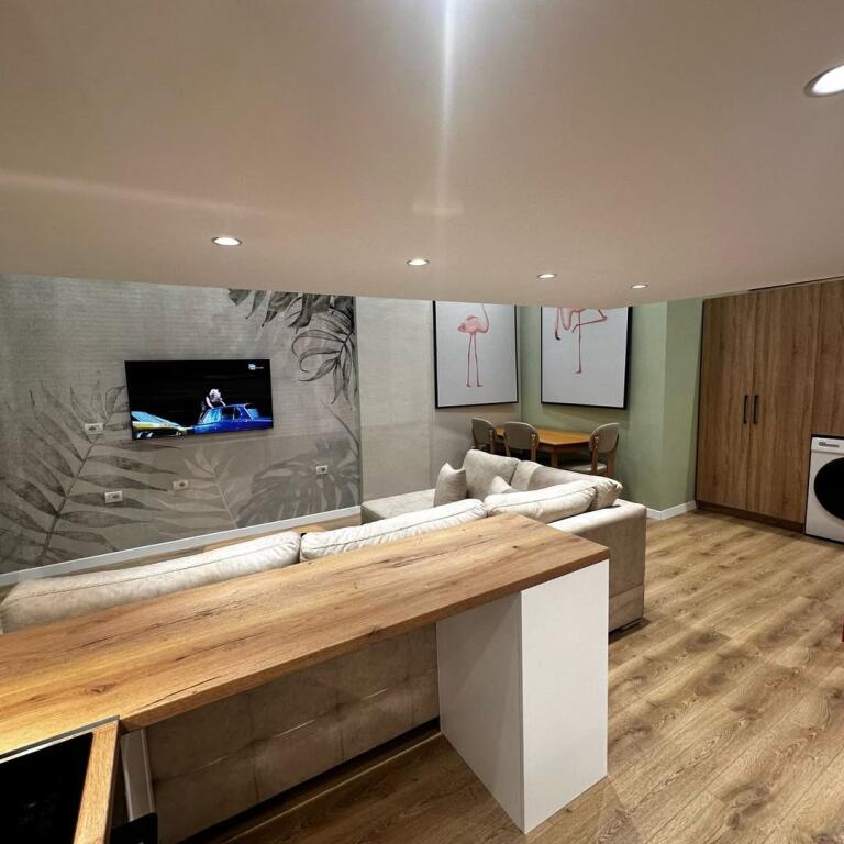 Okazion  Shitet Duplex – Pallati me Shigjeta pranë Hotel Diplomat 2