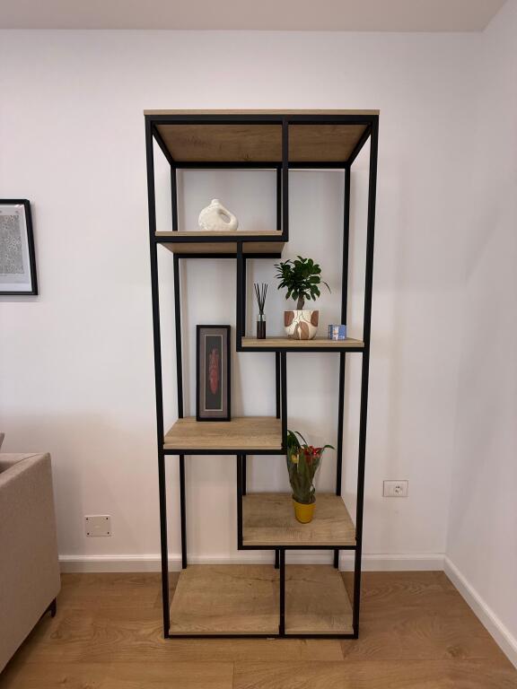 Japim me qira apartament 1+1 te Rruge e Durresit!