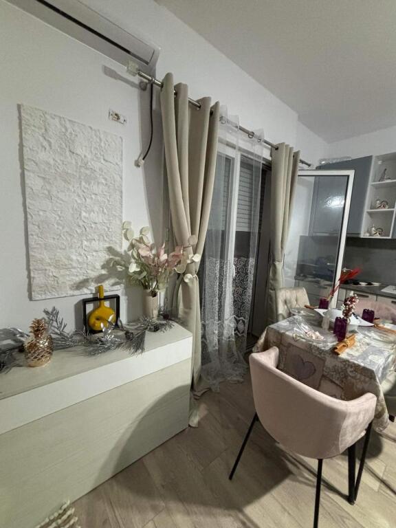 🏡 Jepet me Qira Apartament 1+1 , Rruga e Cipajve, Vlorë