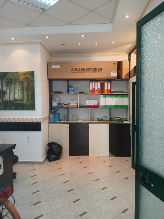SHOP FOR RENT AT 21 DHJETORI 500 EURO!