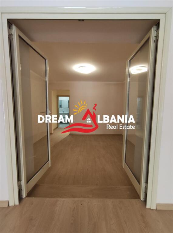 Office for rent on Myslym Shyri street, in Tirana (42611350)