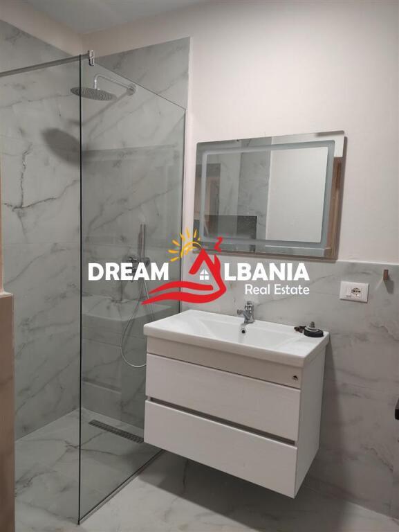 Office for rent on Myslym Shyri street, in Tirana (42611350)