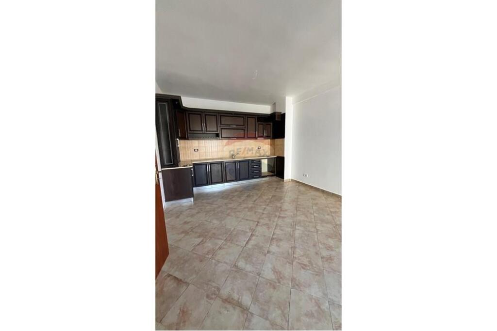 APARTAMENT 3+1 SHITJE PALLATET CABEJ